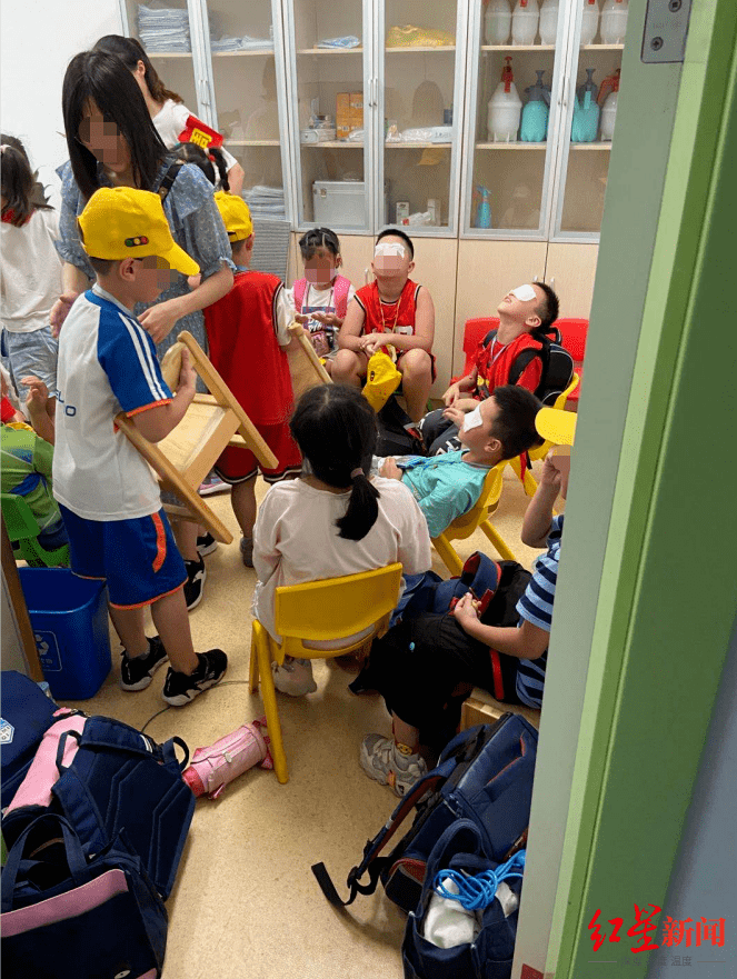 紫外线|紫外线灯灼伤学生事故频发 调查：非消毒必要措施，已有地区叫停固定紫外线灯