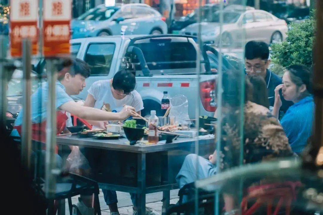 西昌|叫嚣着要承包你的胃！藏在大学城火爆了9年的这家烧烤店