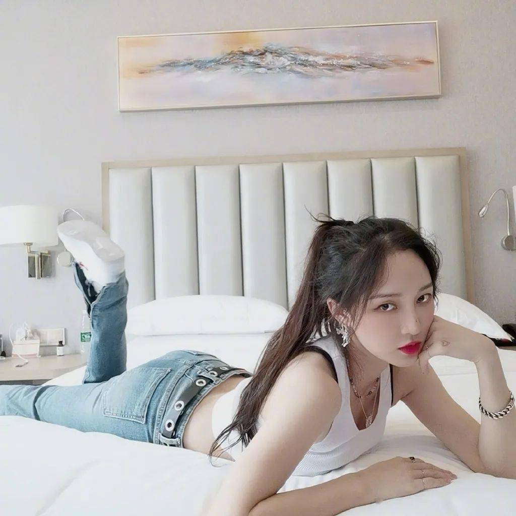 女生|金晨的点痣妆，长在了我的审美点上