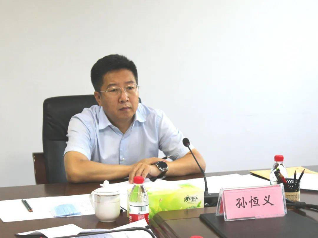 市委常委,秘书长,市直机关工委书记 孙恒义接待信访群众
