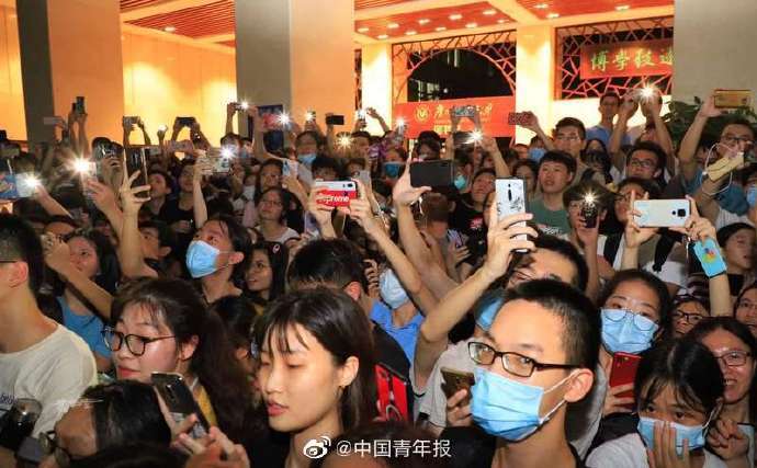 干点|走红毯时钟南山故意走快点显示自己还能干点事