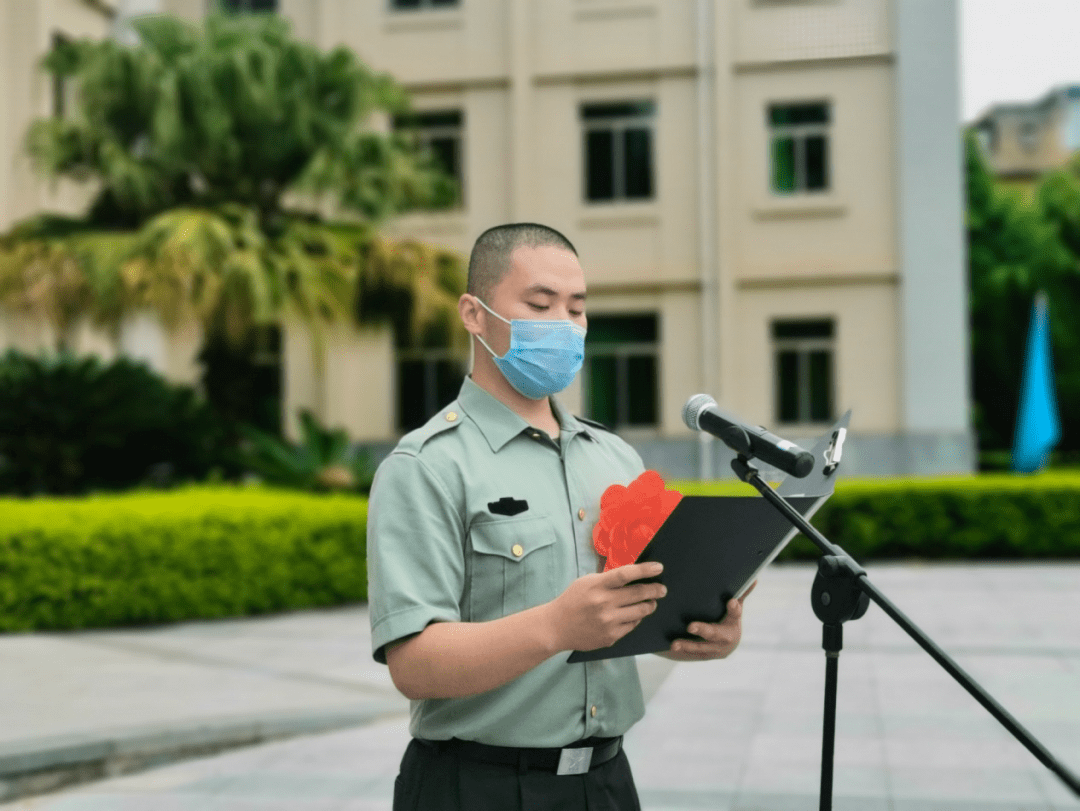 又是一年离别季63790部队为退役士兵举行告别仪式