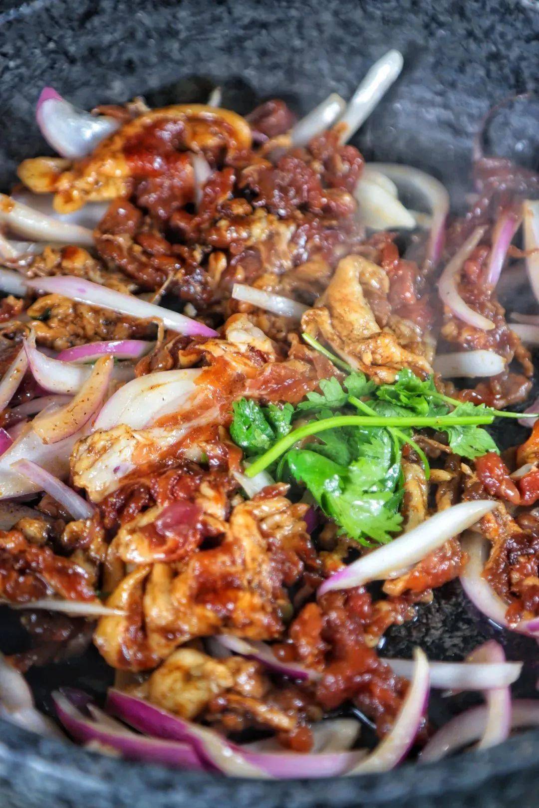 京皇|99元抢原价260元【京皇·南城石锅烤肉】2-3人餐！手切鲜牛/羊肉、风干肠、五花肉、鸡腿肉、鱼豆腐...