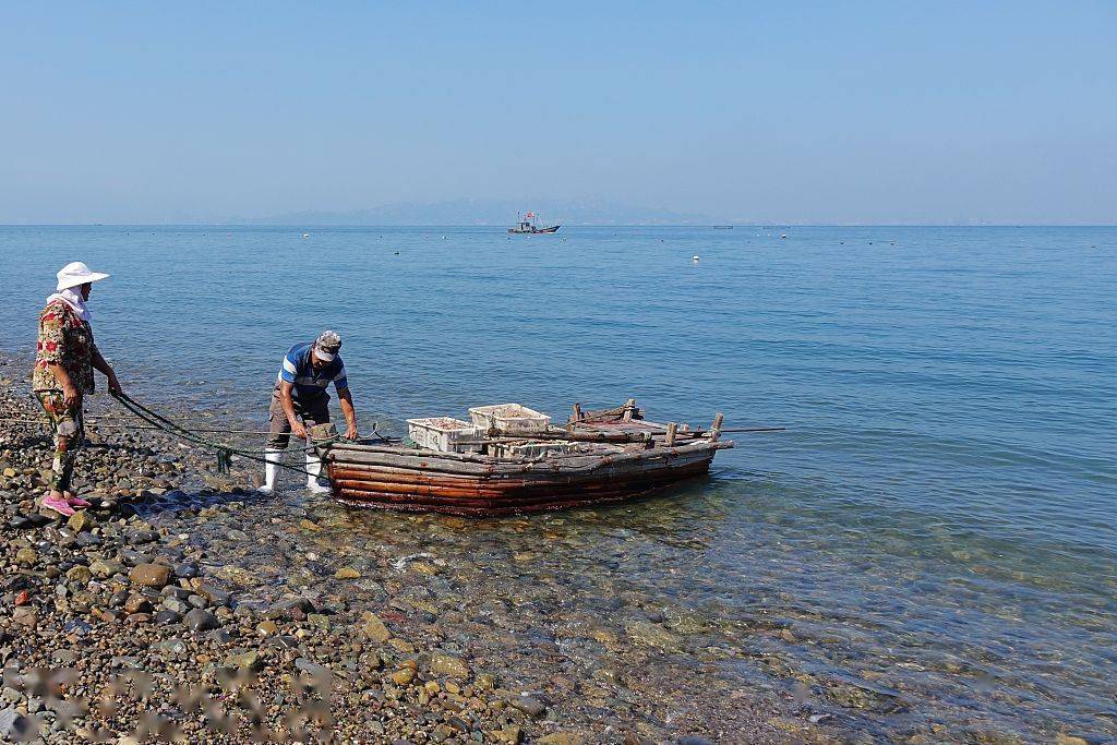 青岛秋高气爽海天一色 灵山岛海滨风景如画