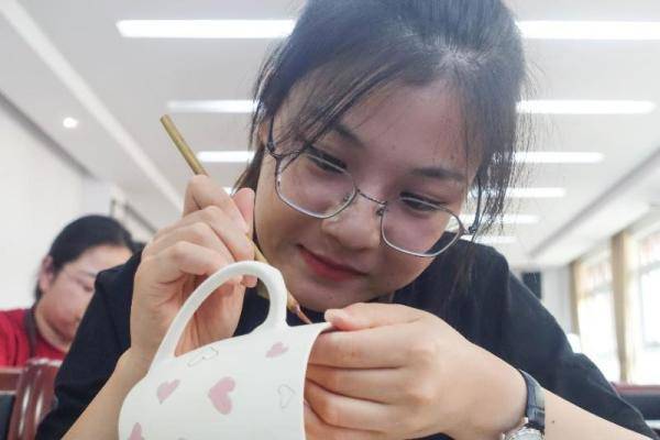 活动|今天教师节，你送老师什么礼物？上海这个区的做法有新意