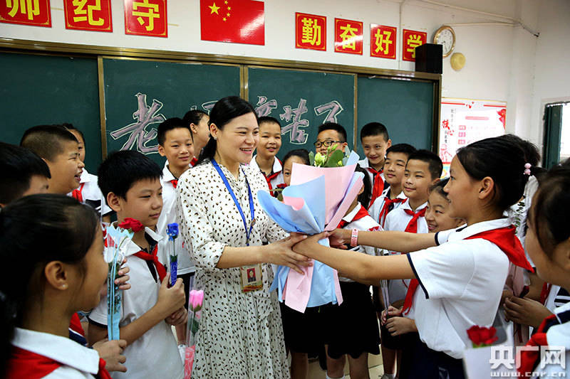 鲜花|最美鲜花献老师