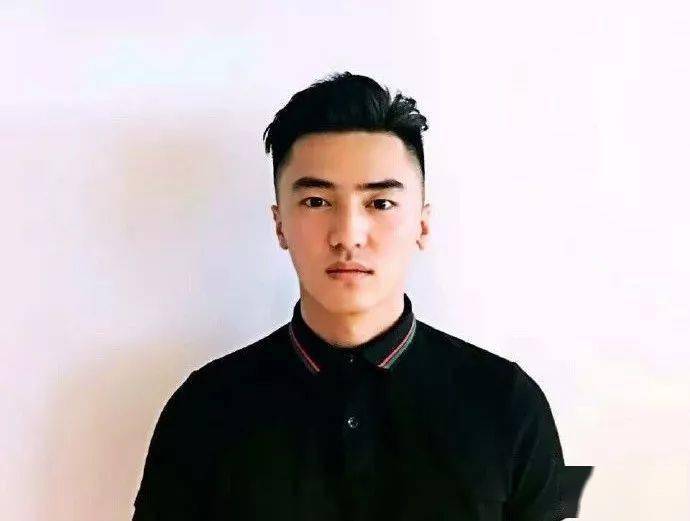 ‘熊猫体育首页’
2020年最值得剪的16款男生发型(图10)