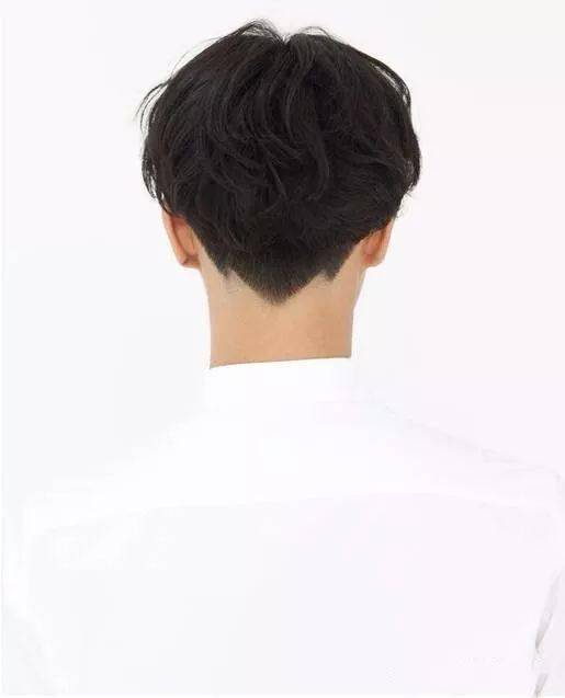 ‘熊猫体育首页’
2020年最值得剪的16款男生发型(图5)