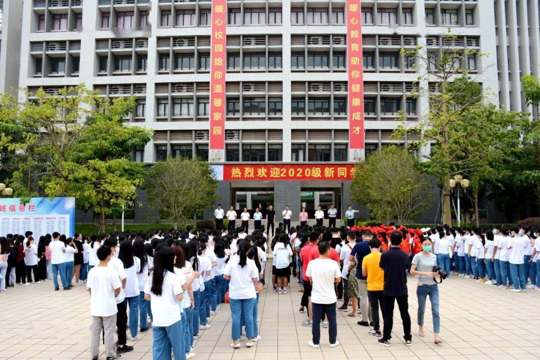 河源卫校欢迎你!