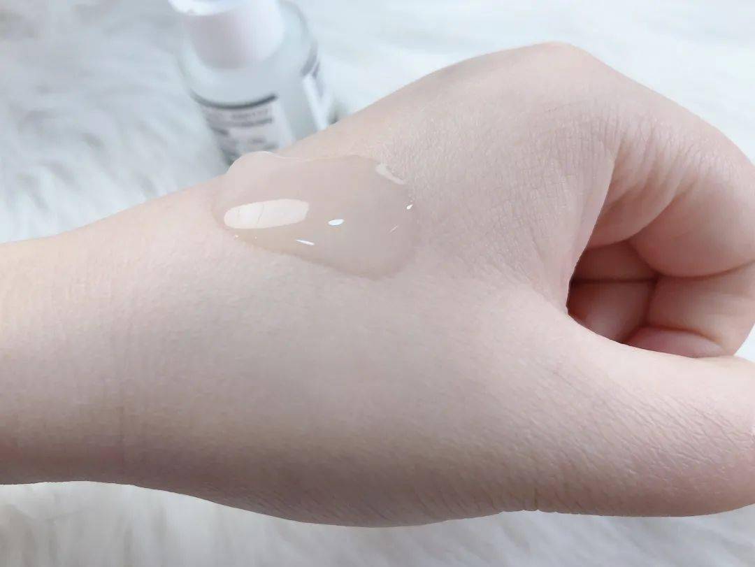 贫民窟|杨幂熬夜后护肤要花2万块？怪不得皮肤吹弹可破！贫民窟女孩就不配消除熬夜痘、黑眼圈吗？