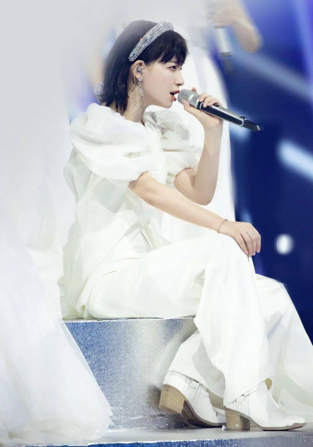 亮片|对准新娘们说：结婚时间可以重合，但妆容不可以！