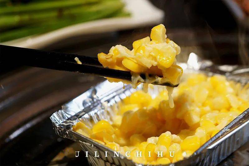 店里|在教室里吃烤肉！6.8折还送肉送饮料！