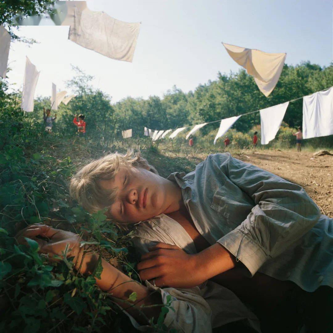 你必须生活并积攒愉悦、痛苦，甚至无聊。你得知道这一切。© bernard faucon