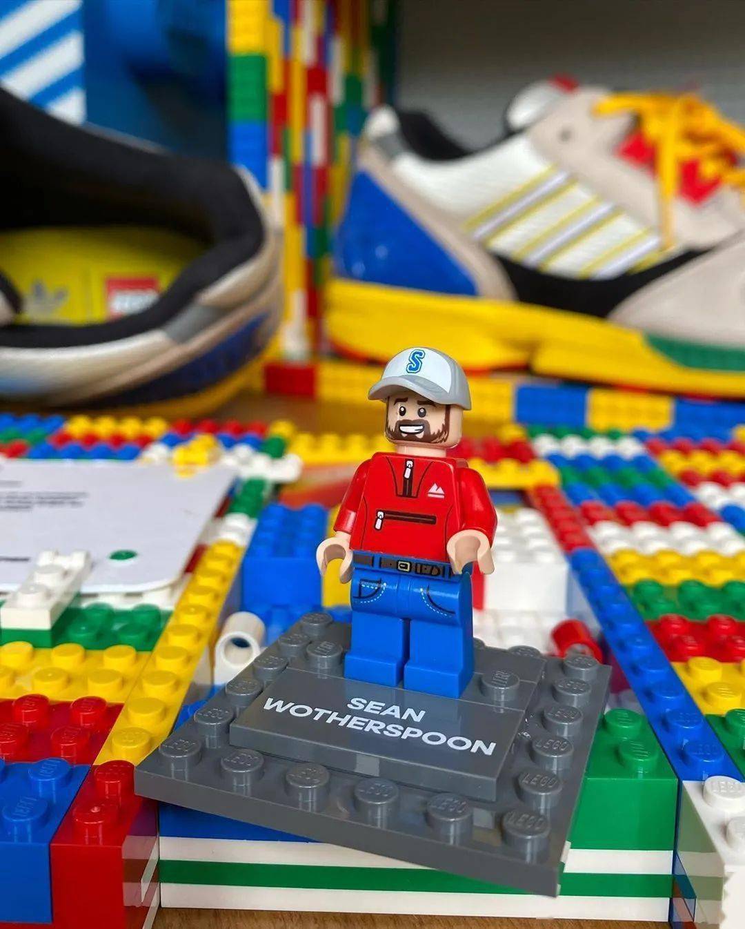 配色|Sean Wotherspoon 亲晒乐高 x adidas 联名鞋款