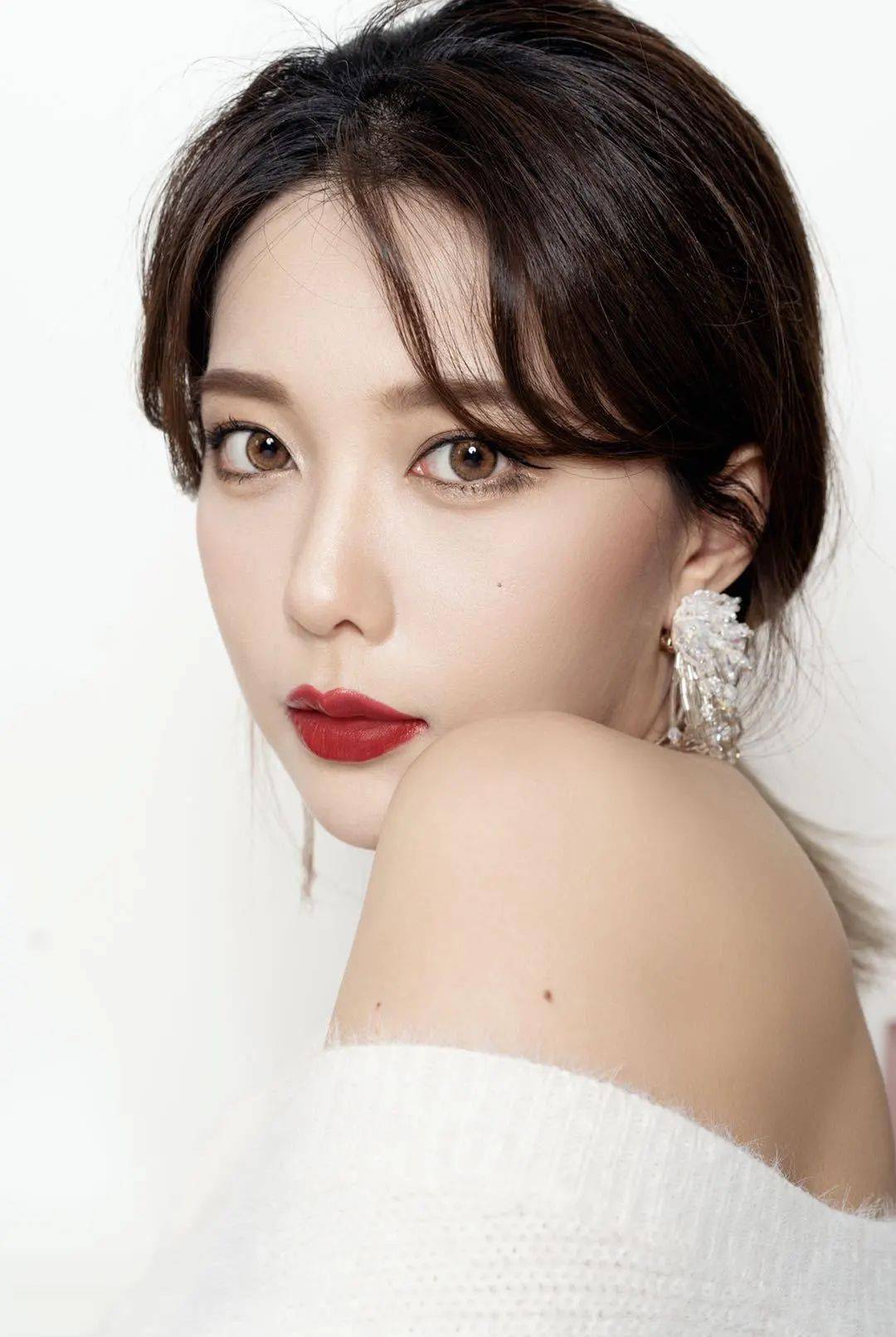 时尚|孟佳成团后时尚资源好到逆天 还不是因为私下这些“小动作”！