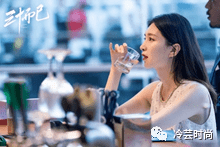 个性|如何用服装穿搭表达自己的个性与职业特征？以《三十而已》为例