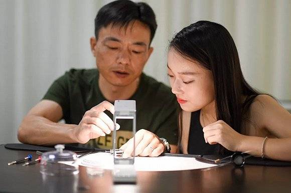 中国|奢侈品牌寻路中国，天猫如何成为“第二官网”？