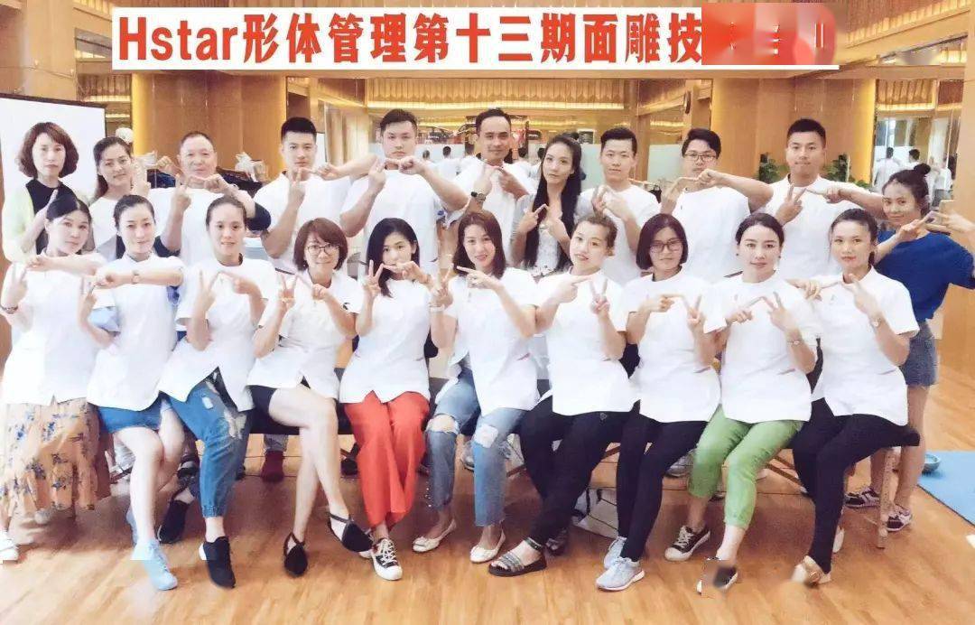 鲜肉|49岁闫妮“换脸”后爆红,还和当红小鲜肉谈起了恋爱,网友:全是装的!