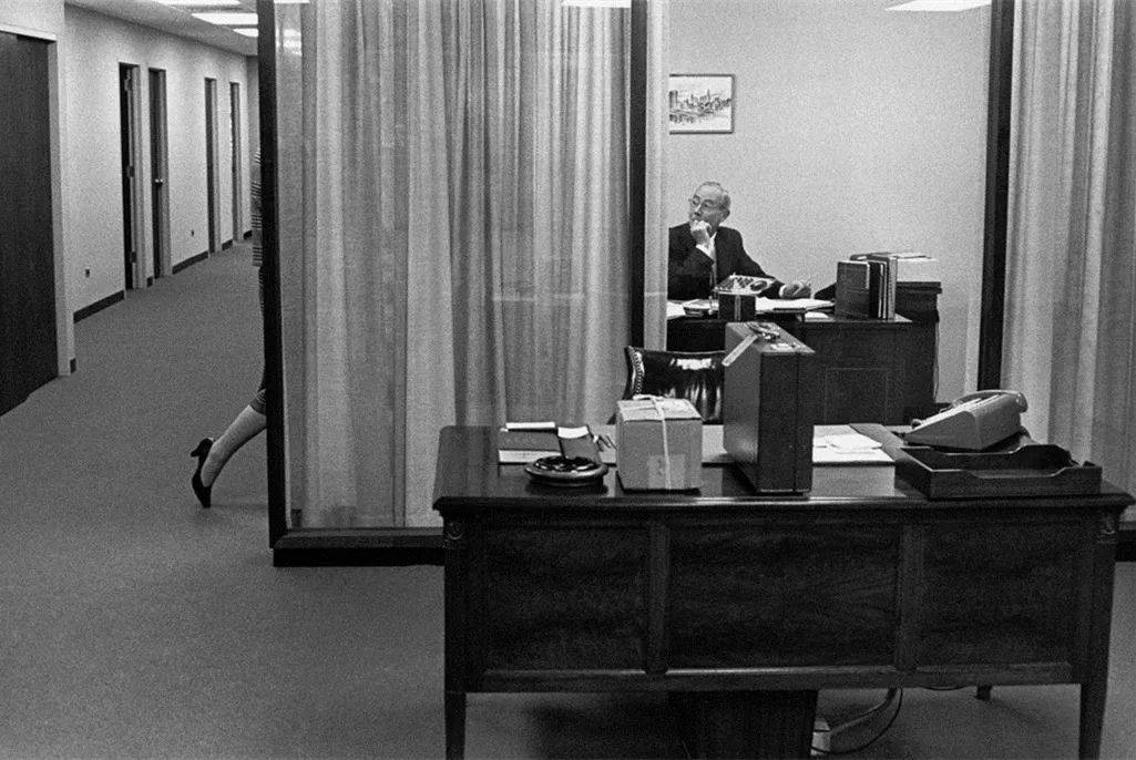 高跟鞋|100张大师镜头下危险迷人的高跟鞋