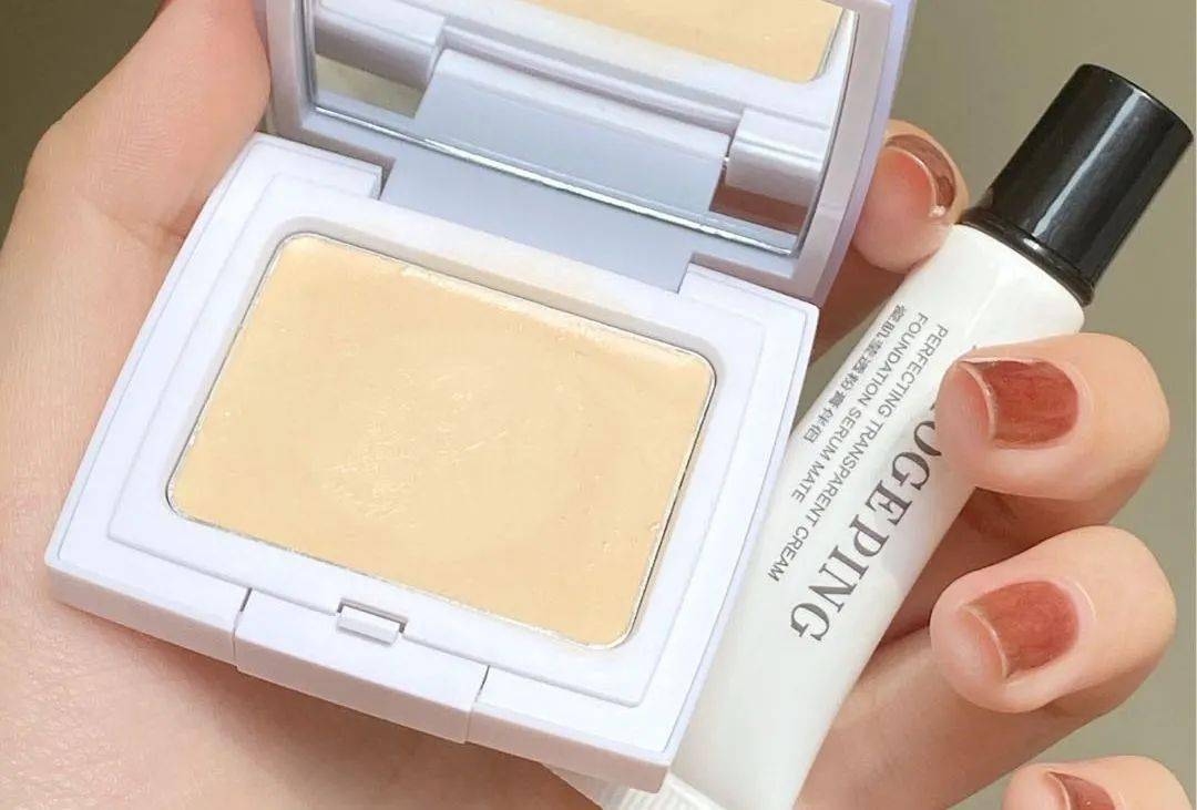 郑瑄茉|BLACKPINK回归造型都是天价？深扒明星化妆师用什么！