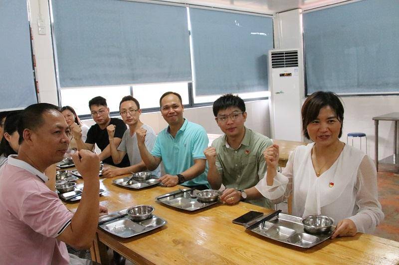 生活|一碗白米饭，一道青菜，中山这所学校推出“危机体验餐”