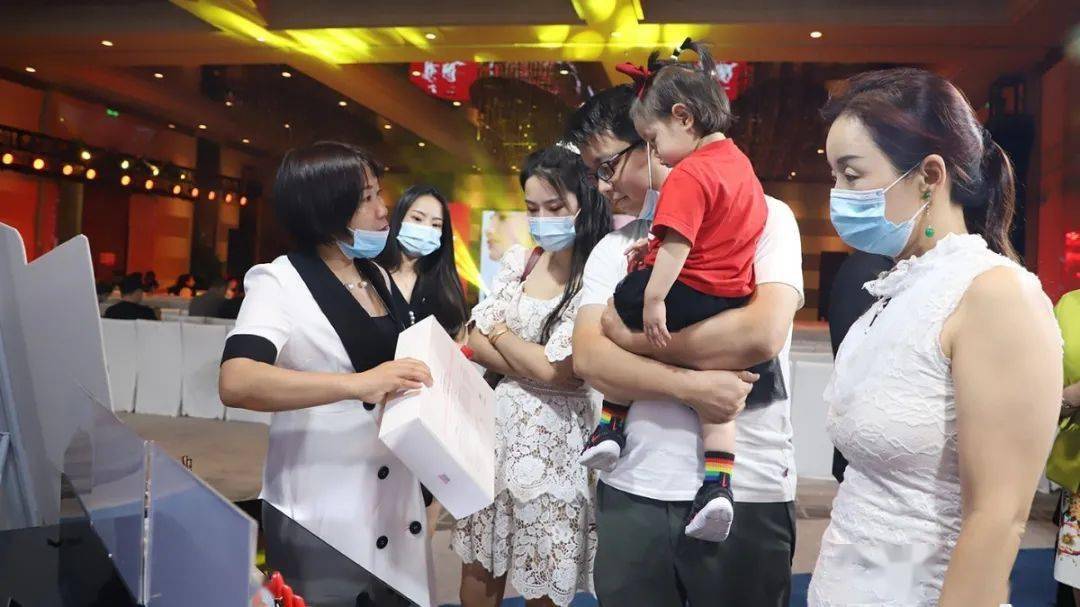 线下|乘风破浪·星曜前行,卡姿兰领跑线下实体彩妆会议圆满结束!