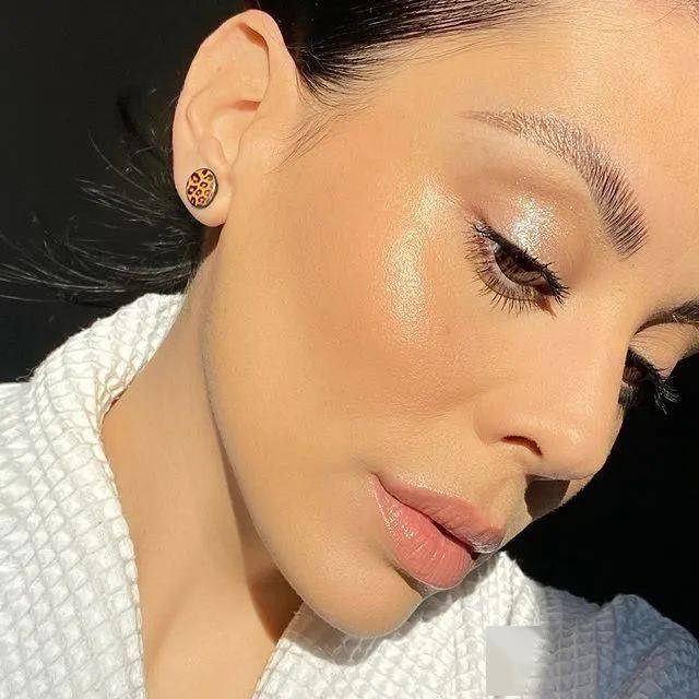 肌肤|水光妆升级版来了,又美又立体的海豚玻璃肌你听过吗?