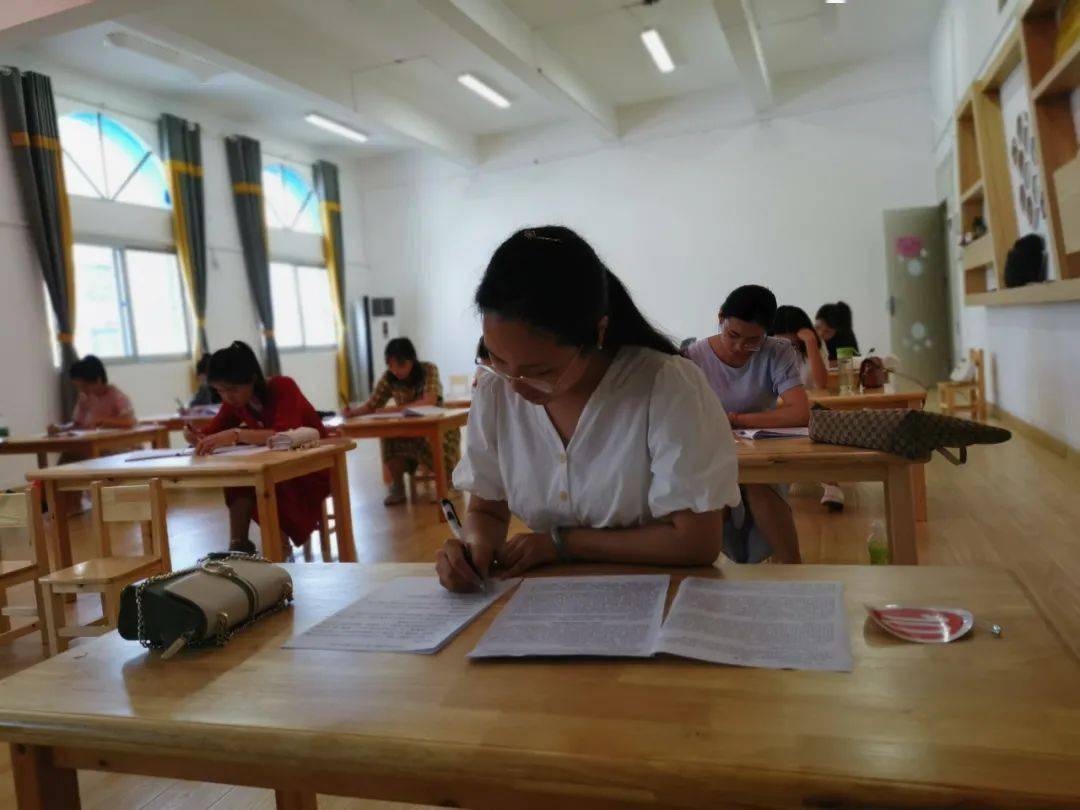 什么时候考教师岗 7b3cbd762de842b7a17cf5bed3be3e0d.jpeg