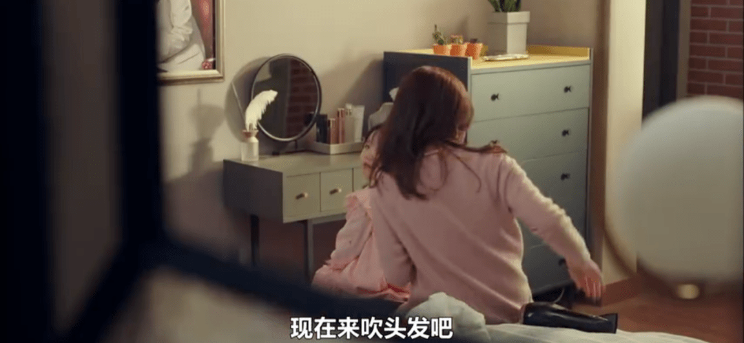 风太暖|年度高分韩剧《恶之花》,李准基家的工业风太暖!
