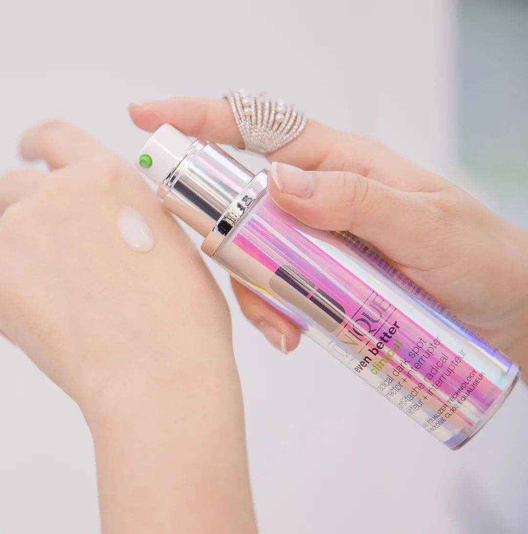 倩碧|在302万人美白片场，我被皮肤真相小黑屋爆击了……