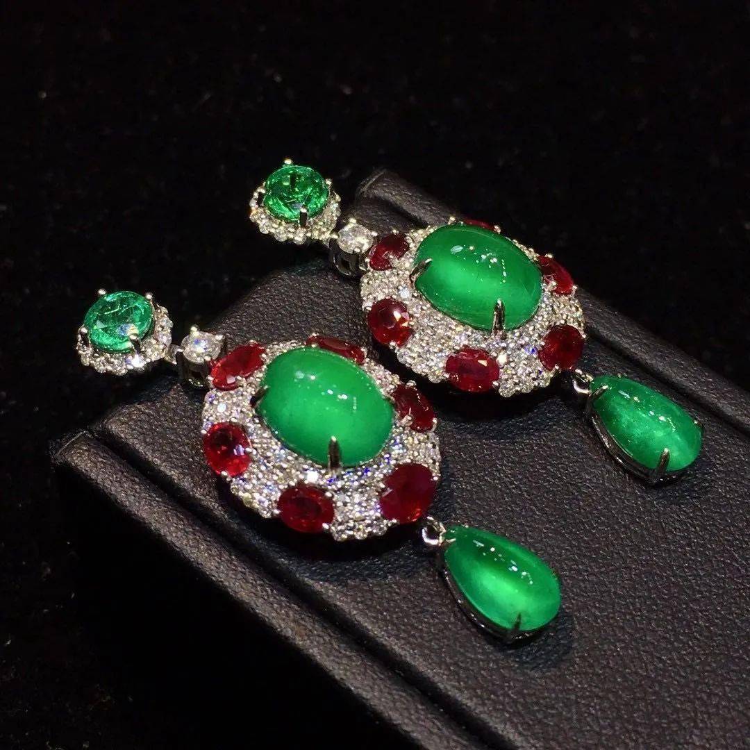 老年人|41岁女子10年时间里和8名老年人结婚 骗走大量珠宝和钱财后悲剧