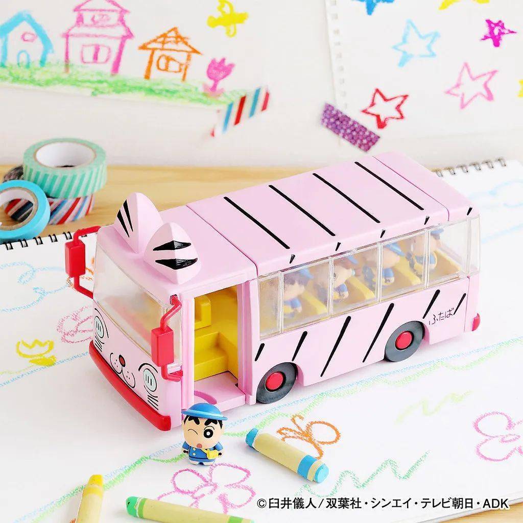 蜡笔小新中幼稚园巴士化身扭蛋,还是记忆里的迟到场景