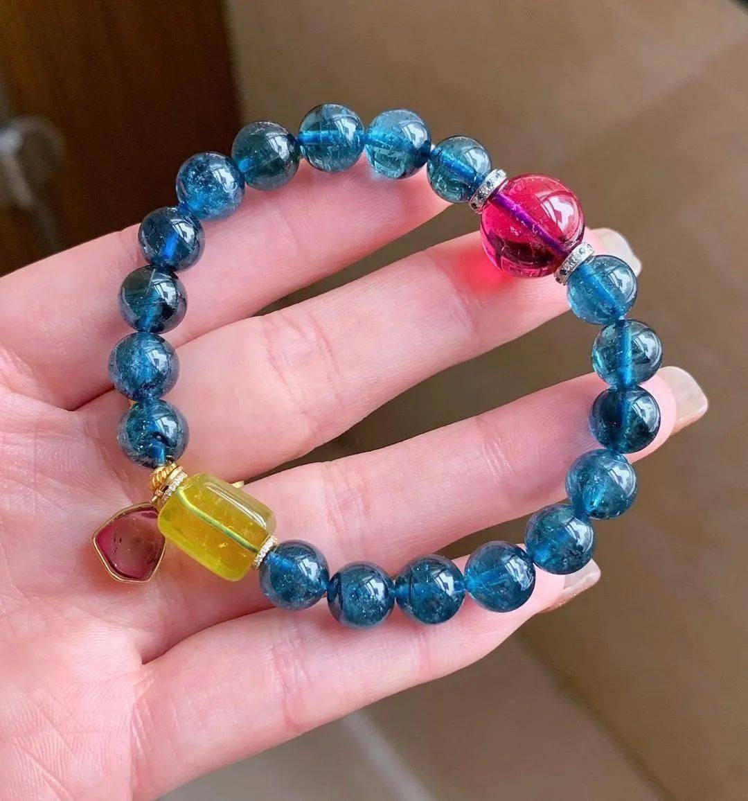 老年人|41岁女子10年时间里和8名老年人结婚 骗走大量珠宝和钱财后悲剧