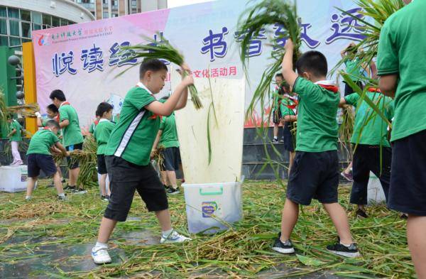 教育部|教育部要求学校食堂改进菜品口味！鼓励这样收费...