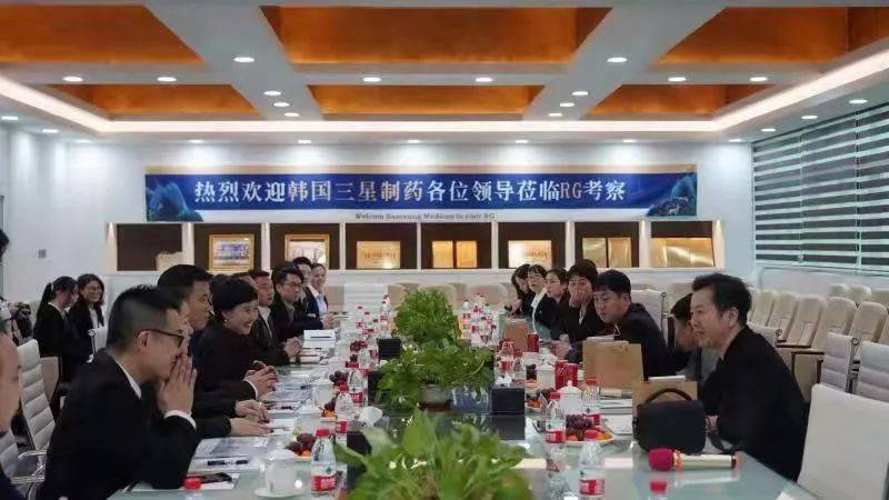 网友|47岁阿姨直播，“法令纹”2分钟磨平！网友炸锅：神仙操作！