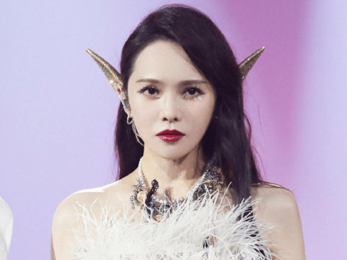 pick|总沦为人群背景板？自带感染力的天赋美人，为什么都pick这种风格？