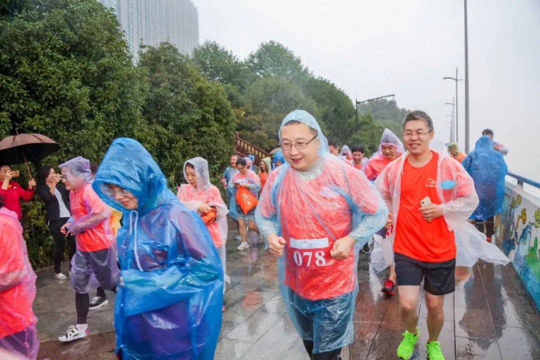 风里|风里雨里，我们如约在这里