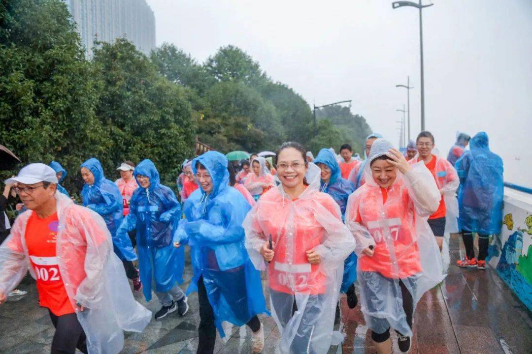 风里|风里雨里，我们如约在这里