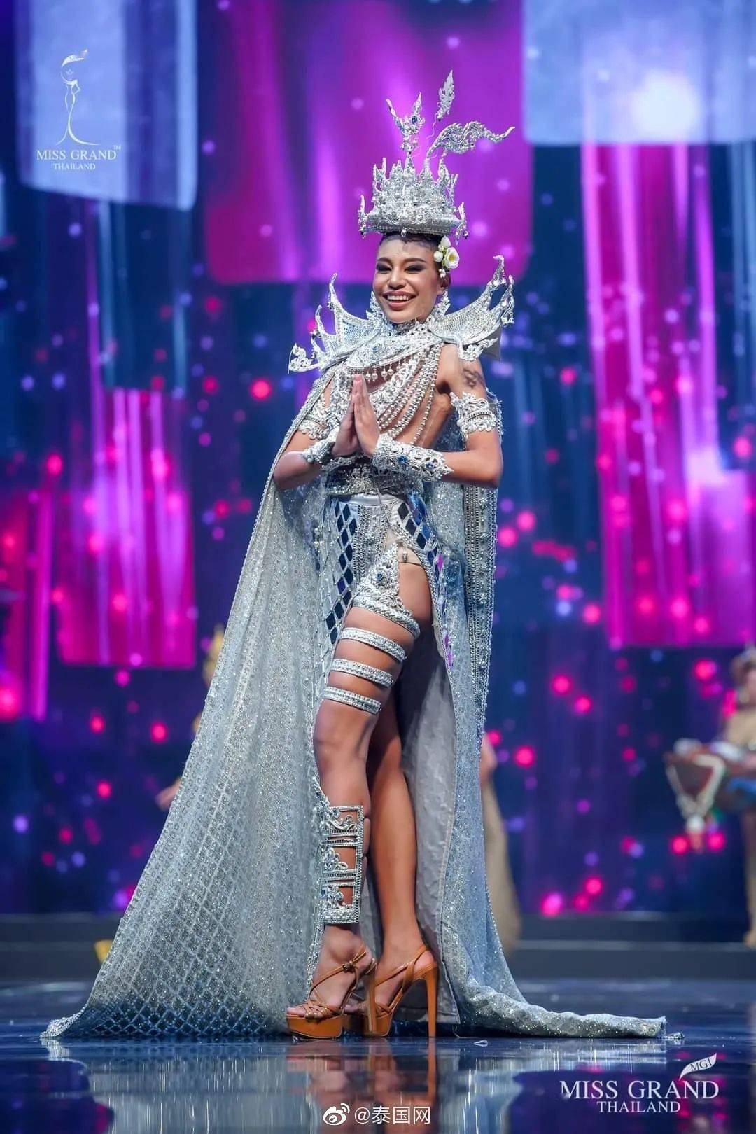 姐姐|泰国小姐选美比赛，佳丽们的照片看着怎么有点好笑......