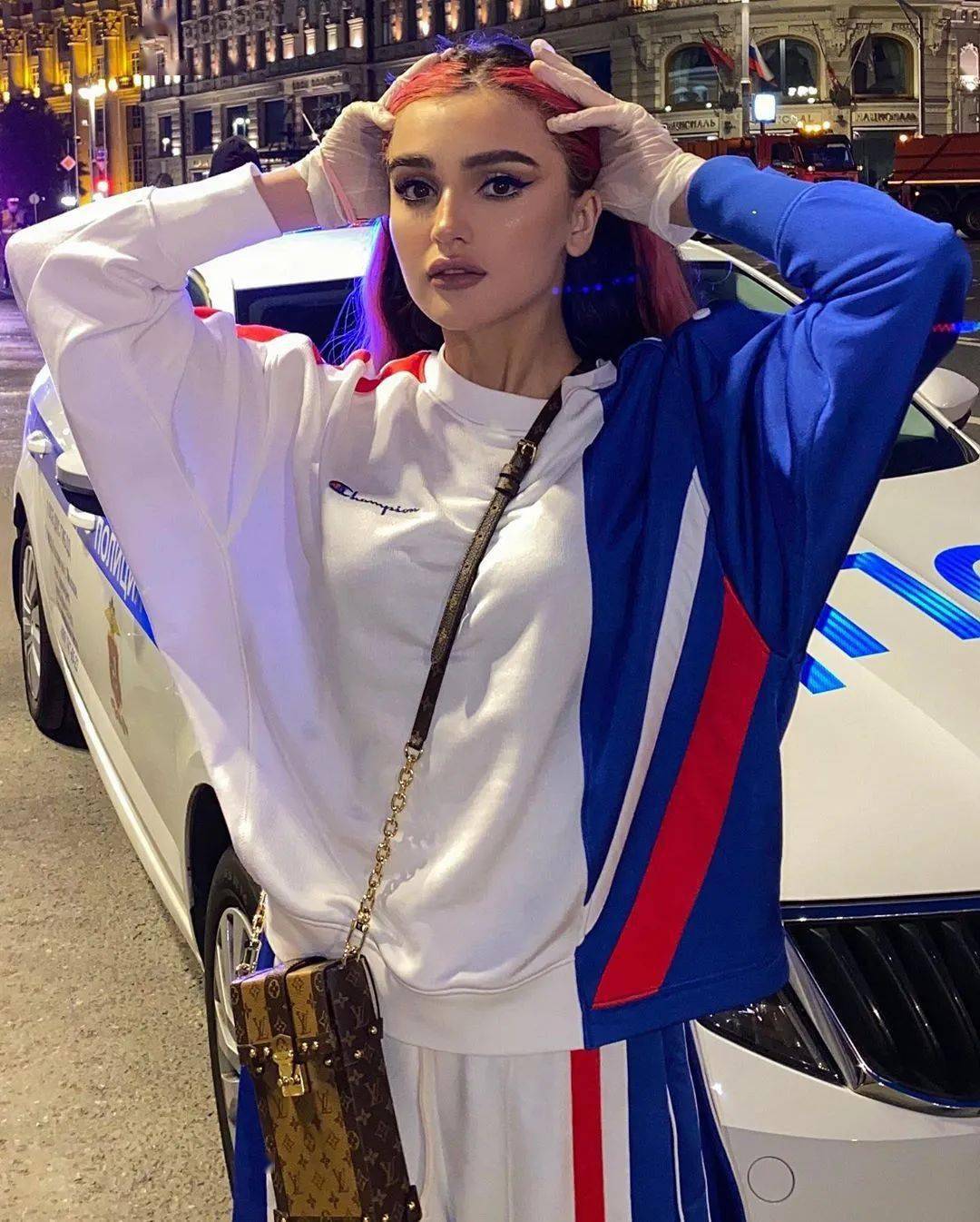 公主|迪士尼抓错了在逃公主？网友：是，真公主正在俄罗斯当女王！