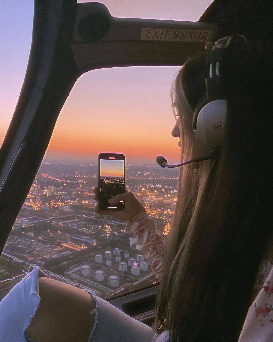 公主|迪士尼抓错了在逃公主？网友：是，真公主正在俄罗斯当女王！