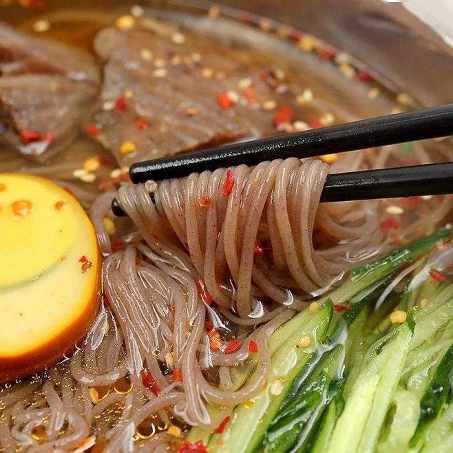 韩缘|69.9元抢！价值150元「韩缘烧烤城」自动烧烤套餐！30荤串+10素串+烧烤伴侣+锡纸金针菇+凉菜+饮品！