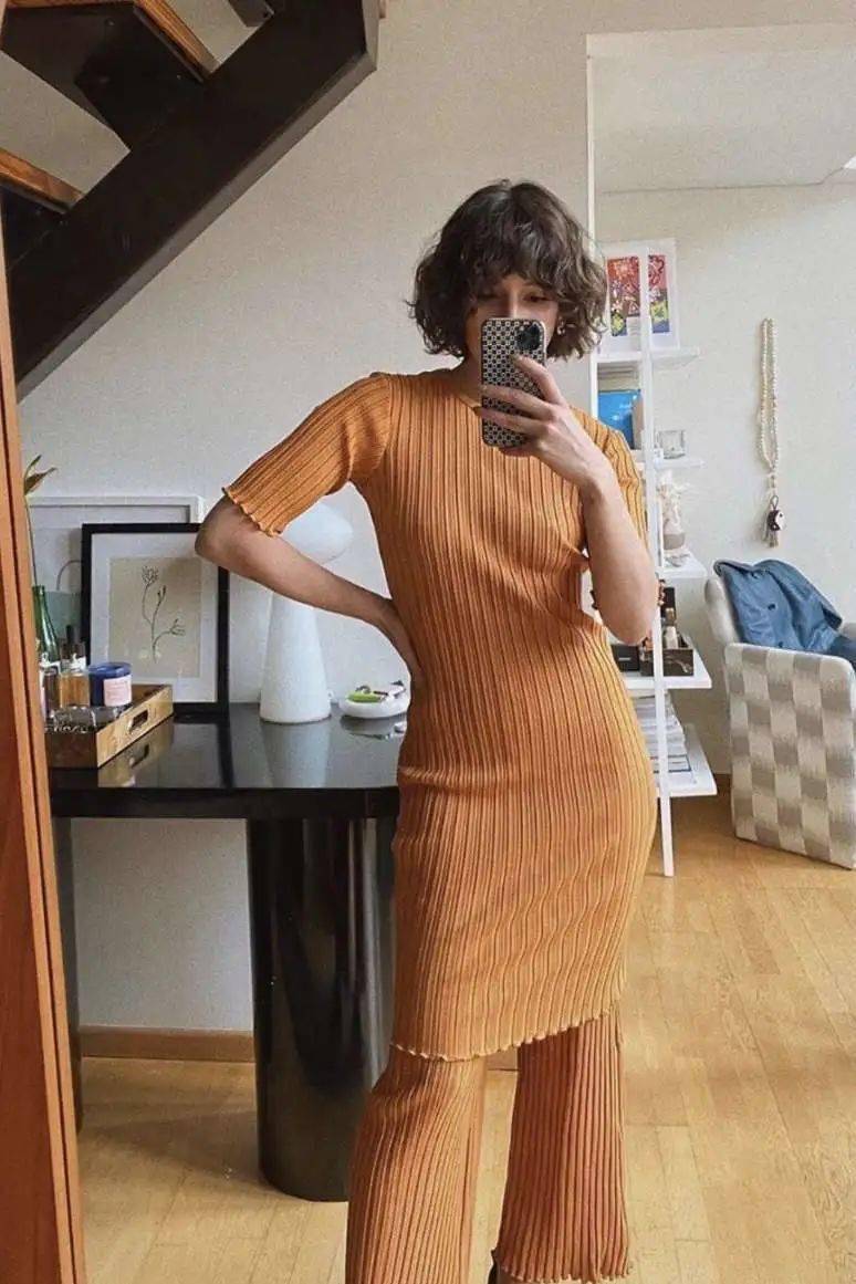 必备|秋天必备的针织,这样穿会更显气质