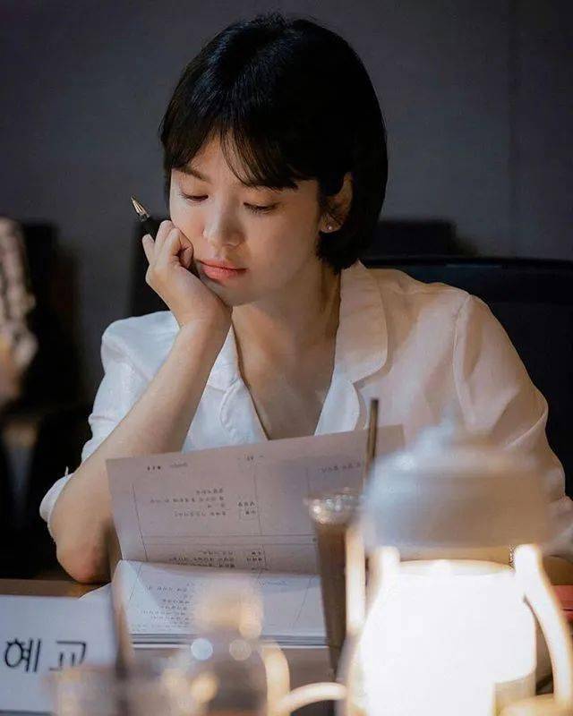 水润|《恶之花》李准基变身韩版“张东升”，女主发光美貌全靠“妆”？