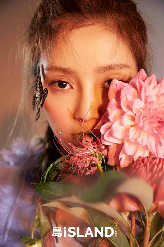 精灵|宋子秦最新时尚大片曝光 花间精灵尽显甜美可人