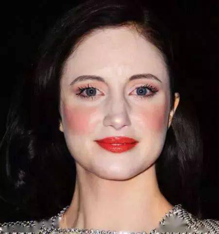 化妆|现在的“换头化妆术”,为啥总能吊打整容+修图?