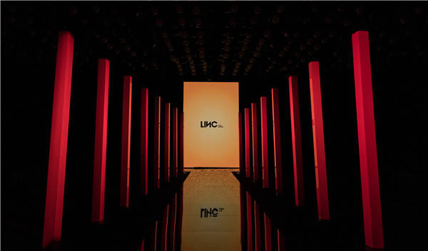 联动|LINC金羽杰2020迷人的pose百万联动，独占羽绒服C位