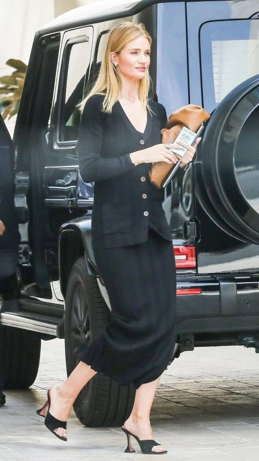 必备|秋天必备的针织,这样穿会更显气质