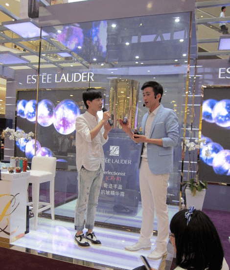 张天|长期闭口、粉刺、痘痘满脸的人，微镜头下毛孔竟然是这样的！赶紧get林允、张天爱的0毛孔秘籍吧！