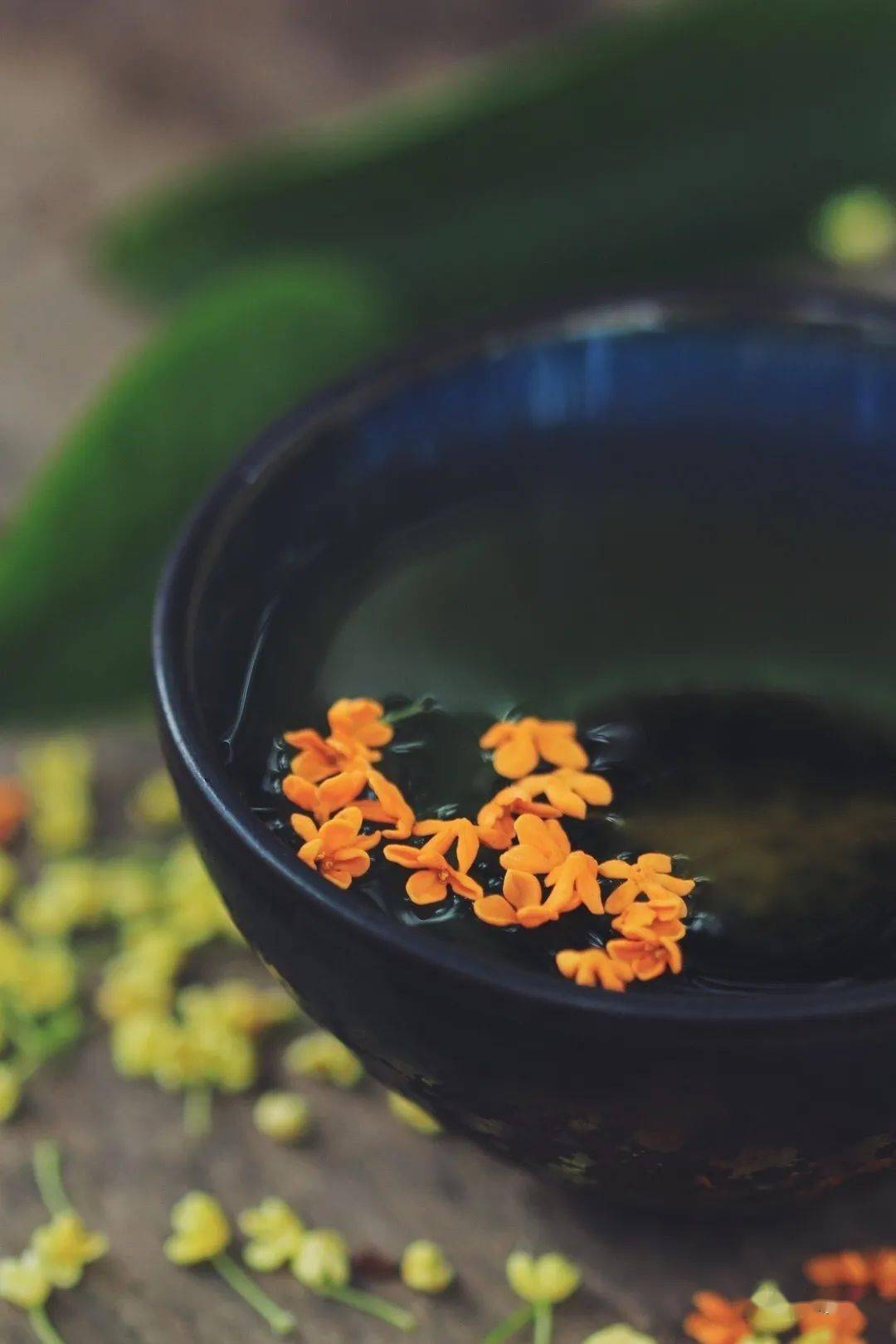 那木樨清露,是桂花蒸馏得到的香液,是进上的贡品.